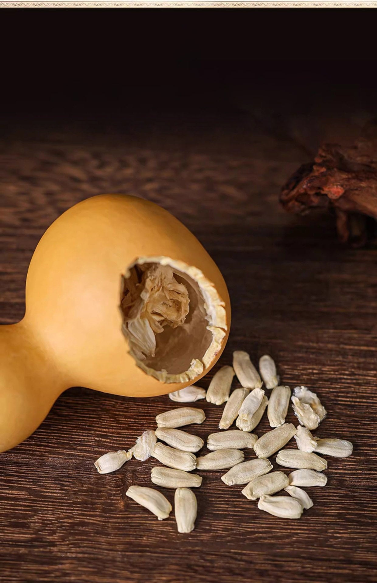Natural Skin Gourd with Dragon Head, Wrist Twist Soft Small Gourd, Office Desk Decoration
