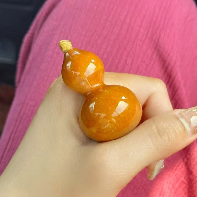 Natural Skin Gourd with Dragon Head, Wrist Twist Soft Small Gourd, Office Desk Decoration