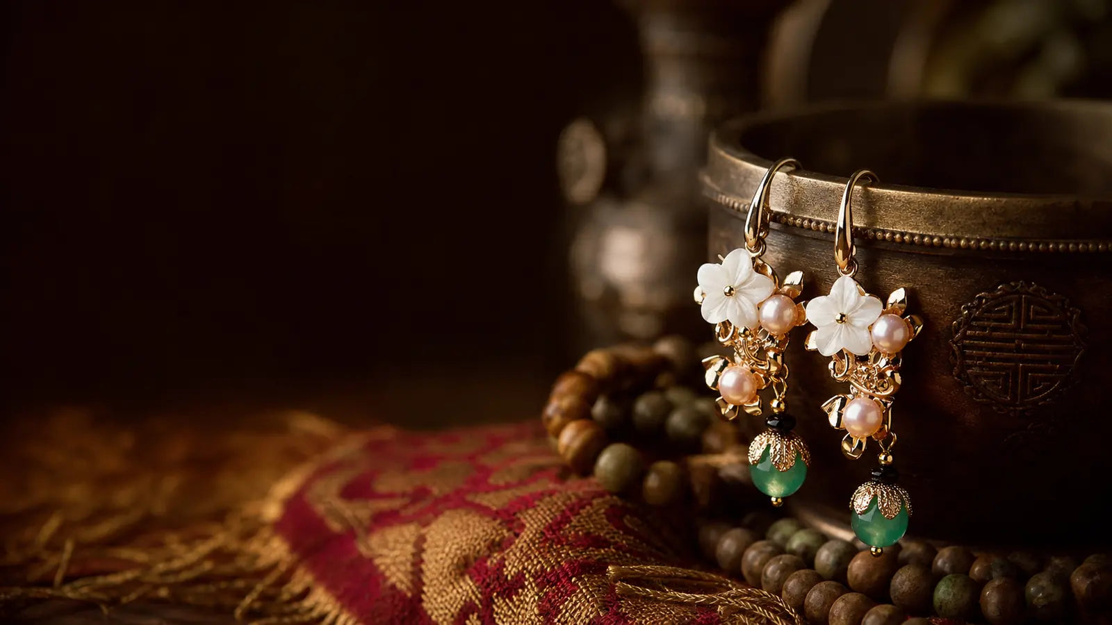 Letimore flower pearl and green aventurine earrings